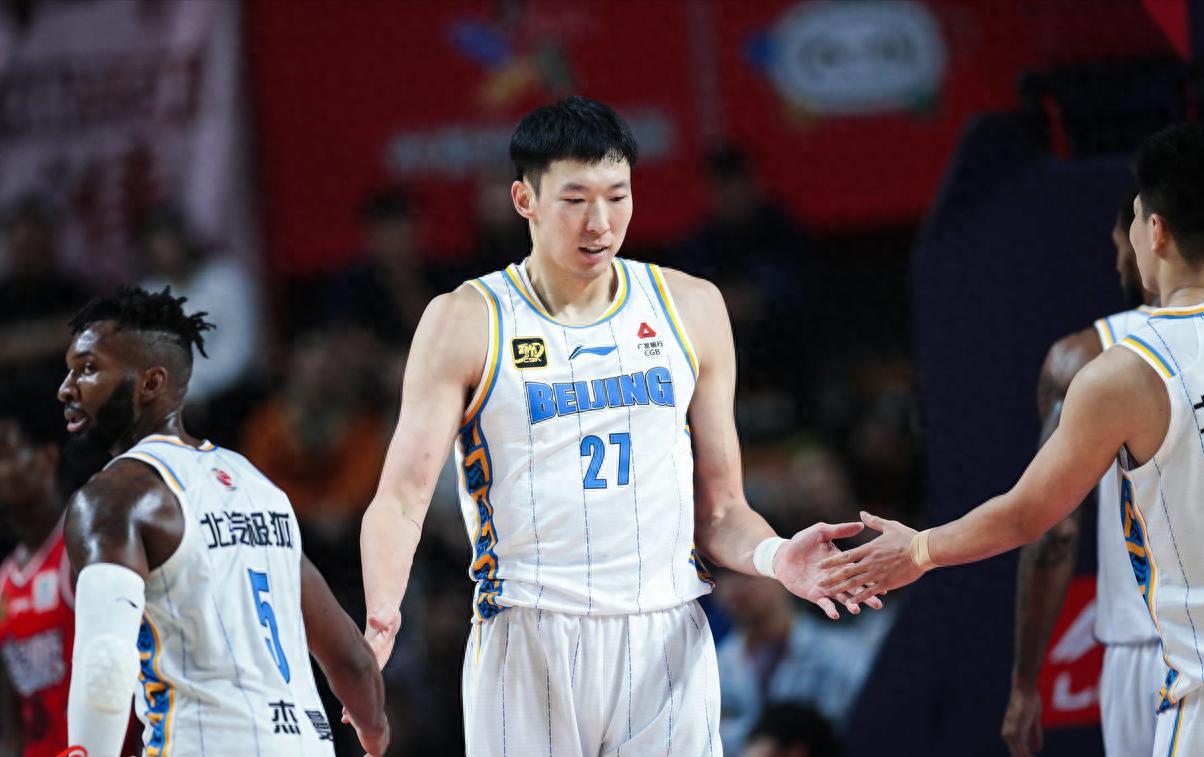 开云-杜锋尴尬!两弟子进国家队,2米26中锋不靠他,郭士强照顾老东家